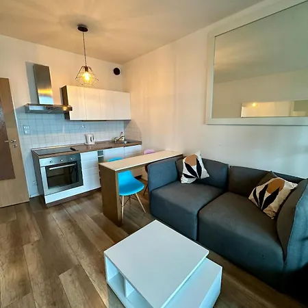 아파트 Terrace Near Centre, Parking, River Park *